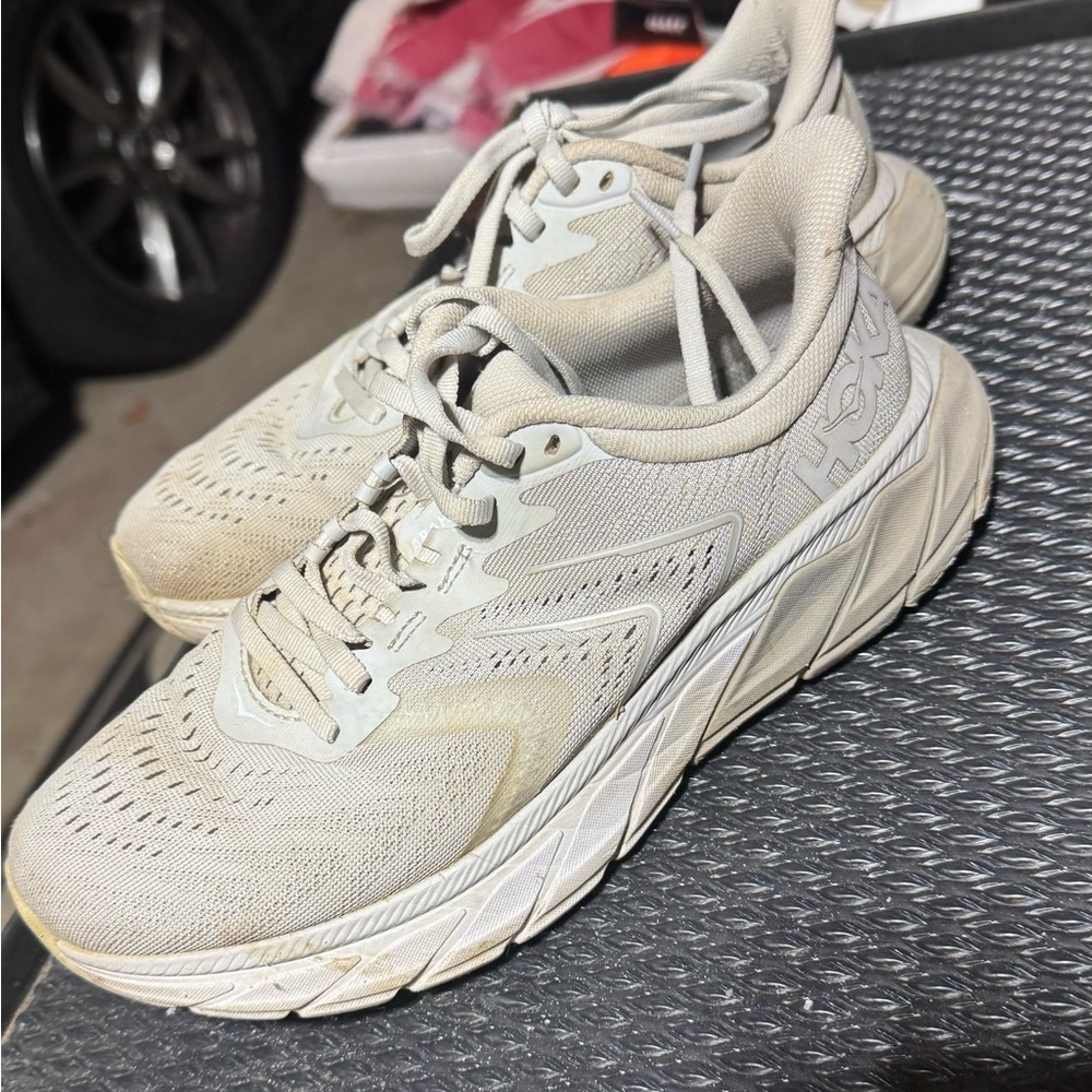 Cream hoka